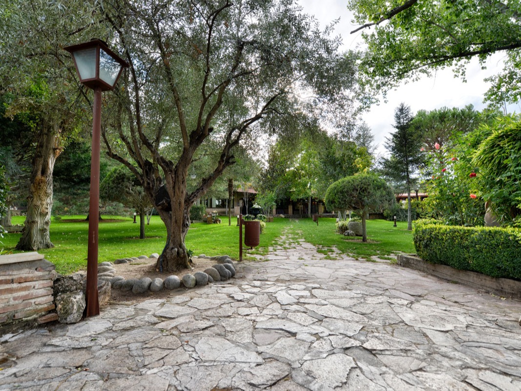 finca-para-bodas-en-madrid-jardin-el-botero
